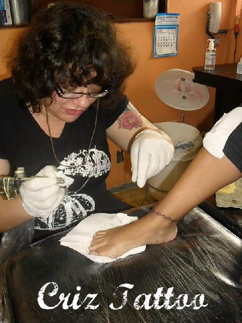 tattoos, alongamento de unhas gel e acrygel